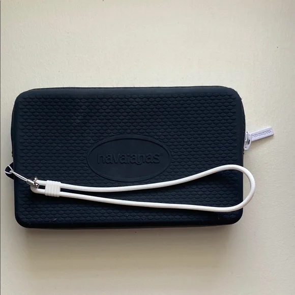 Havaianas Black Starry Yoda Wristlet - Picture 2 of 2